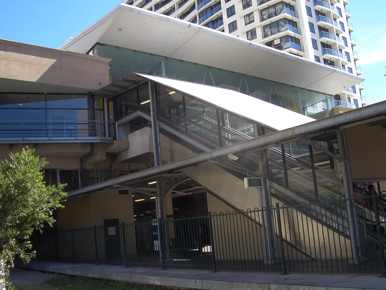 St Leonards station, Sydney